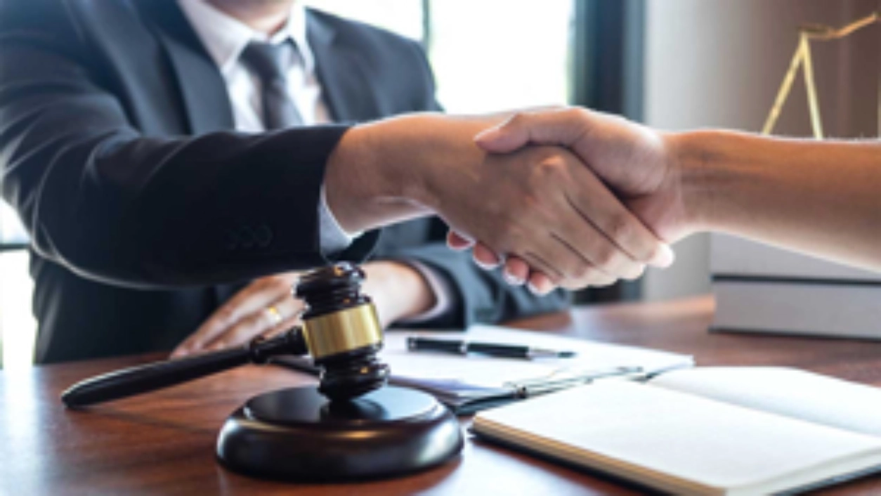 What Does a Personal Injury Lawyer Do