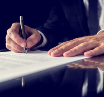 signing-legal-document